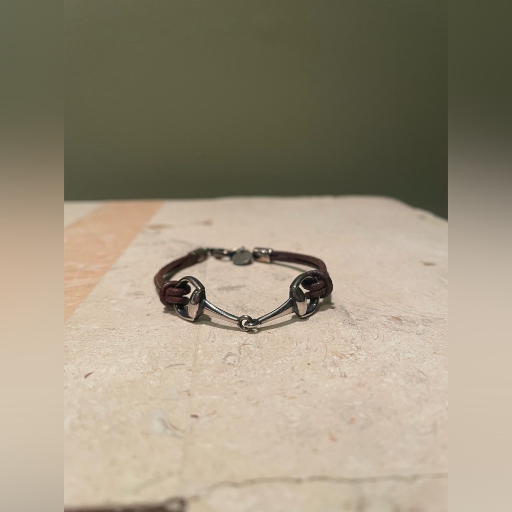GUCCI | leather horse bit bracelet
